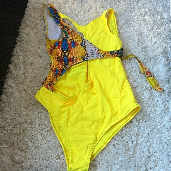 Snakeskin print one piece - Picture 2 of 3